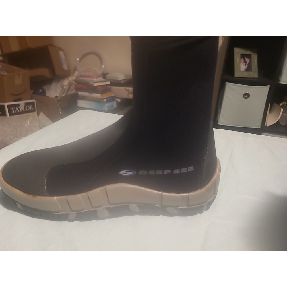 Deep See Size 6 Zipper Booties Excellent Condition !